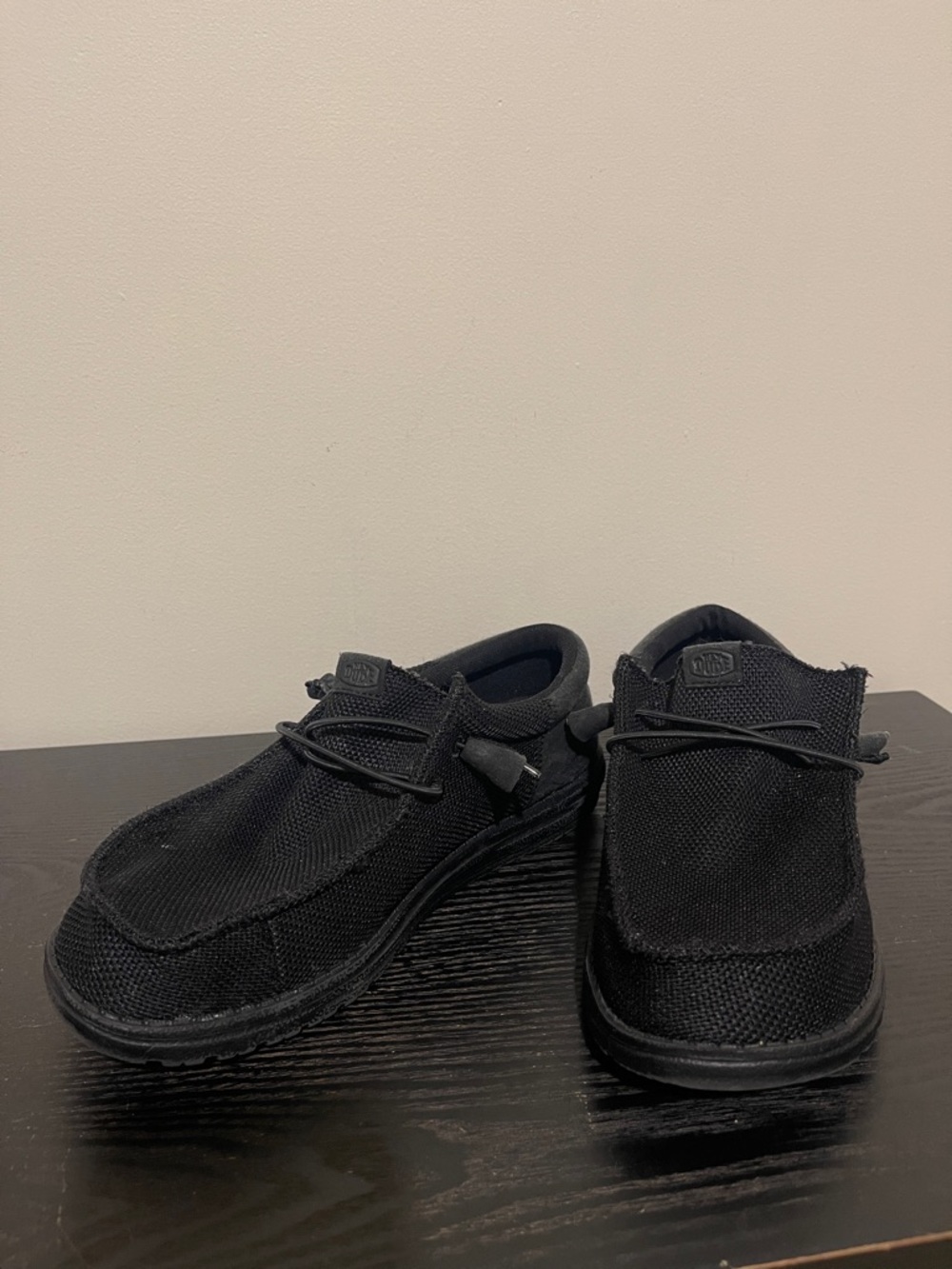 Hey Dude Mens Black Slip-On Shoes size 9